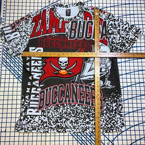 NFL Tampa Bay Buccaneers Shirt Size XXL All Over Print Short Sleeve T-Shirt - Picture 7 of 7